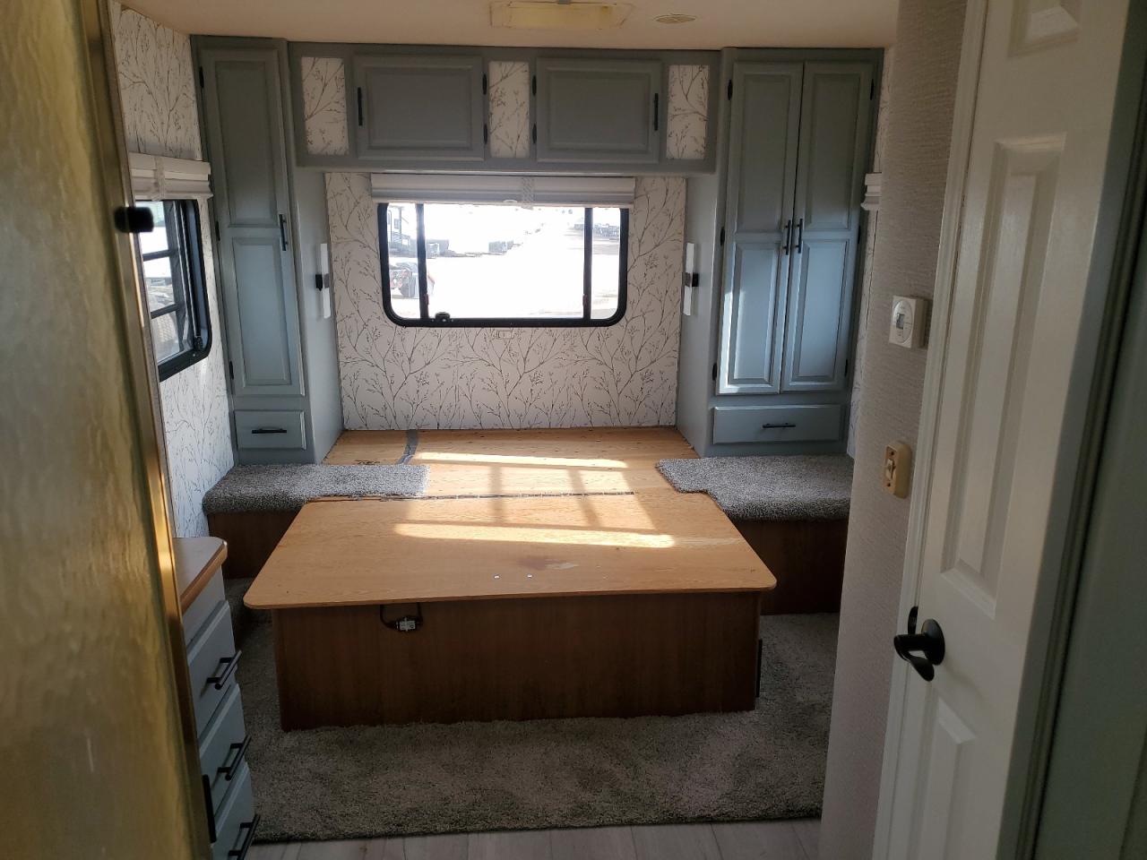 2002 Ford Econoline E450 Super Duty Cutaway Van VIN: 1FDXE45S12HA35325 Lot: 93458675