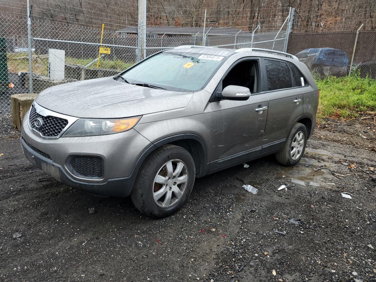 2011 Kia Sorento Base VIN: 5XYKT4A21BG118806 Lot: 92884675