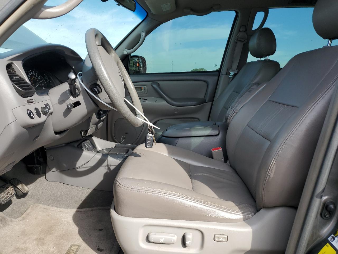 2005 Toyota Sequoia Sr5 VIN: 5TDZT34AX5S246299 Lot: 81521235