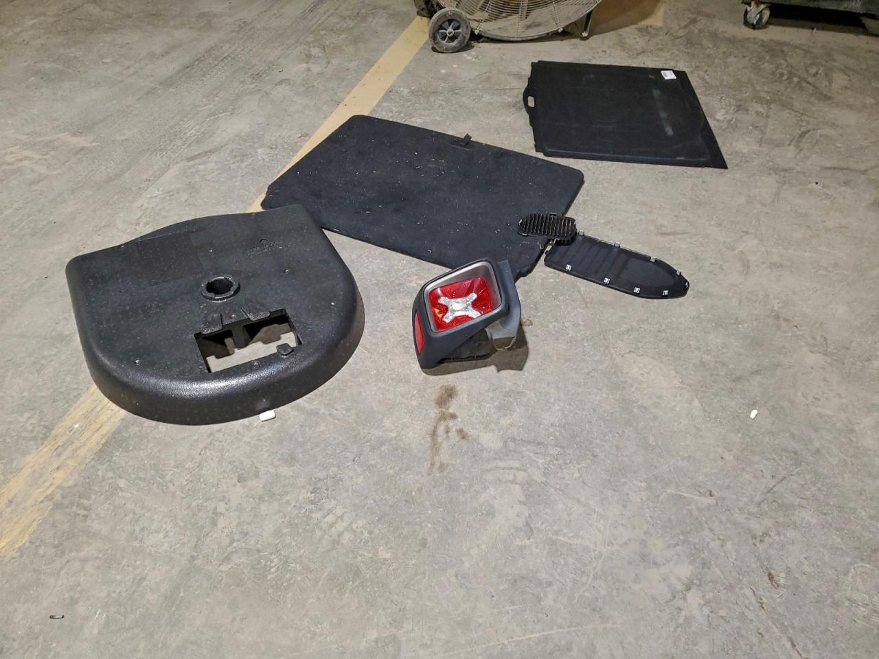 2016 Jeep Renegade Latitude VIN: ZACCJABT4GPC72305 Lot: 92759025