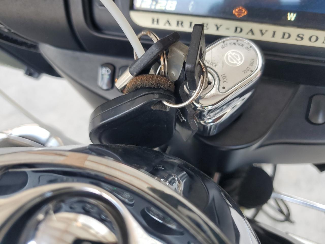 2018 Harley-Davidson Flhtcutg Tri Glide Ultra VIN: 1HD1MAD13JB851697 Lot: 90857005