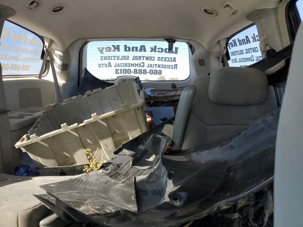 2010 Chrysler Town & Country Lx VIN: 2A4RR2D11AR391852 Lot: 90645445