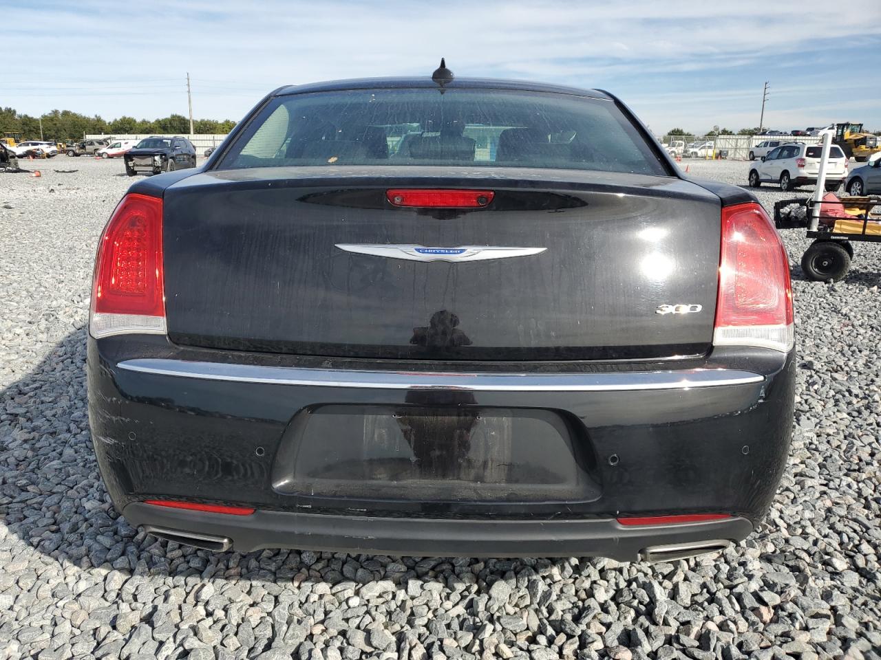 2019 Chrysler 300 Limited VIN: 2C3CCAEG5KH505549 Lot: 92415075