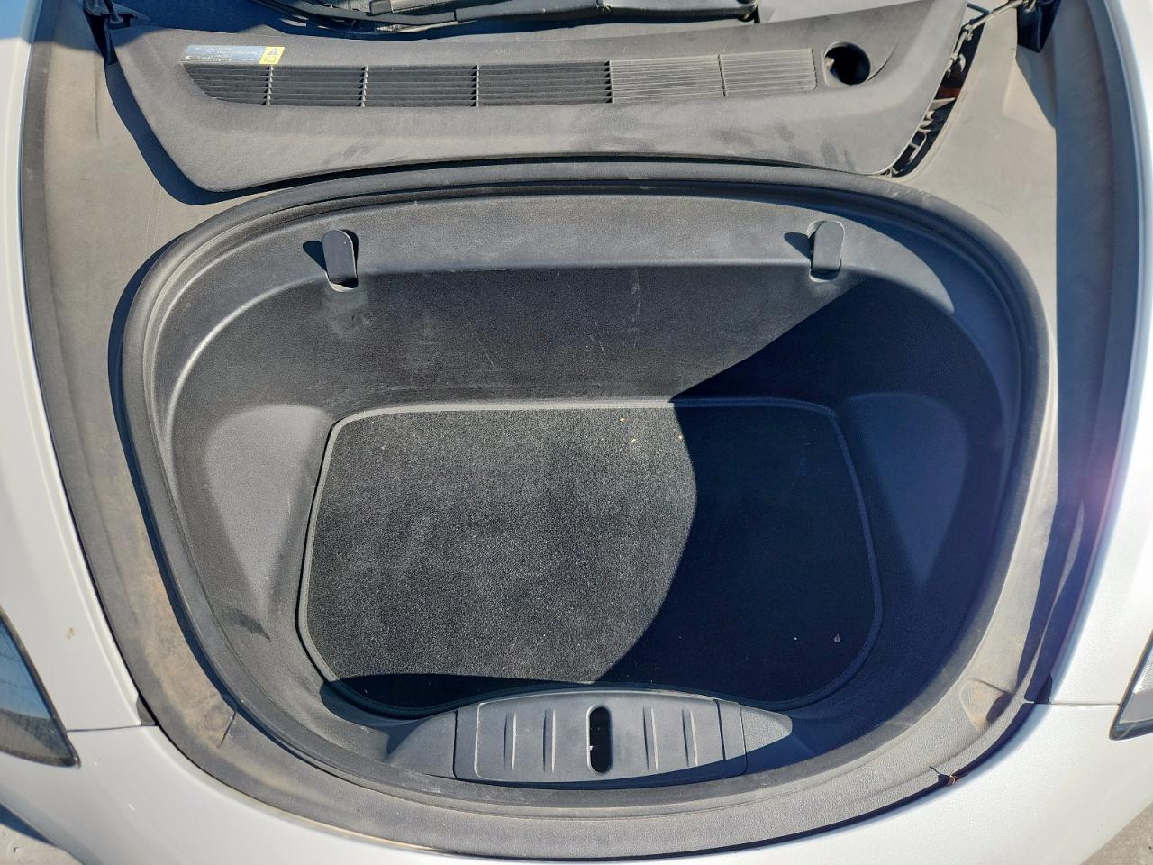 2018 Tesla Model 3 VIN: 5YJ3E1EA5JF025369 Lot: 93105405