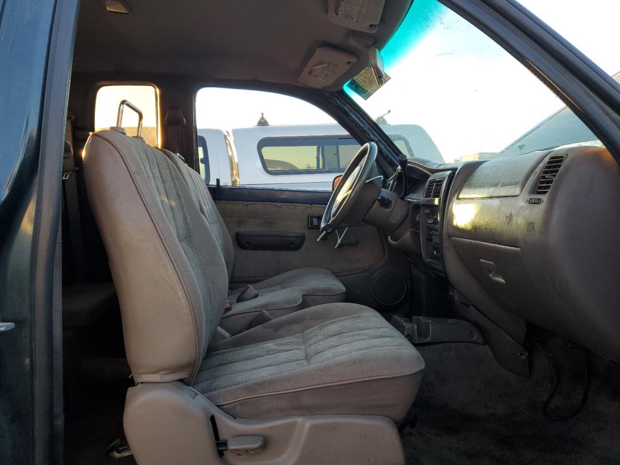 1998 Toyota Tacoma Xtracab VIN: 4TAVL52N8WZ070705 Lot: 93143405