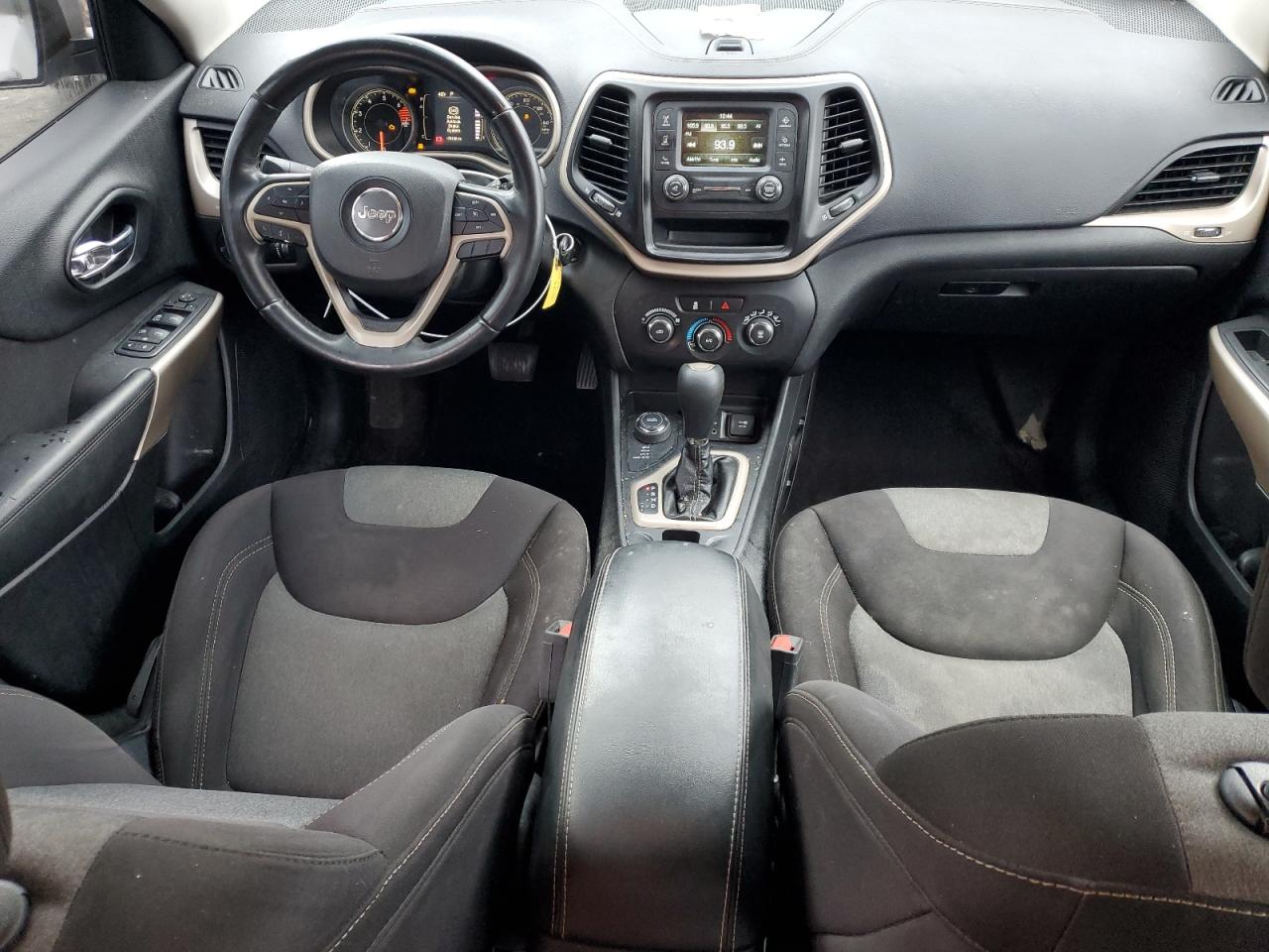 2018 Jeep Cherokee Latitude VIN: 1C4PJMCB9JD574767 Lot: 91450235