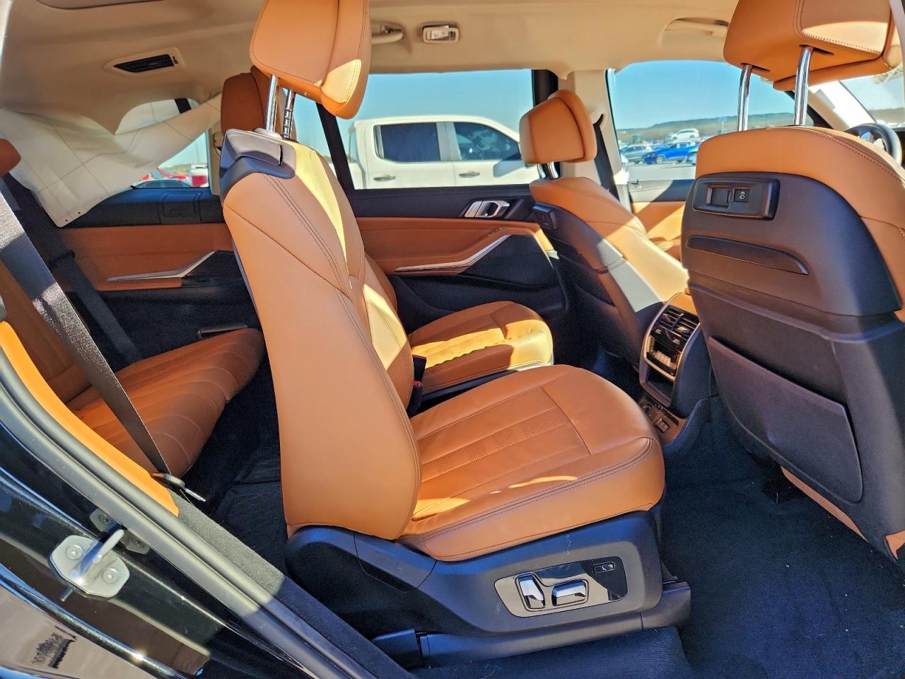 2022 BMW X7 xDrive40I VIN: 5UXCW2C06N9K82889 Lot: 94555555