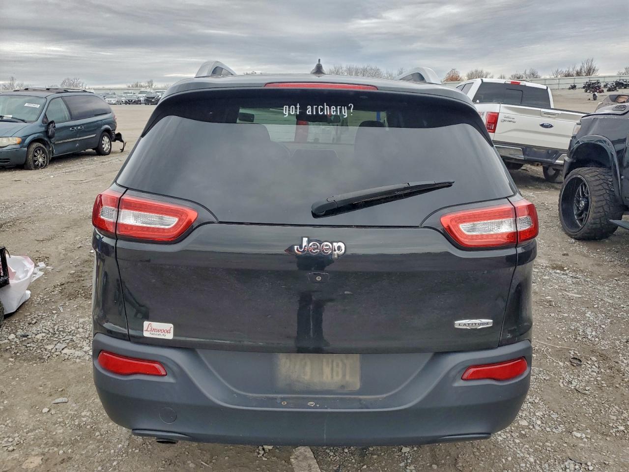 2015 Jeep Cherokee Latitude VIN: 1C4PJLCB1FW676781 Lot: 94166355