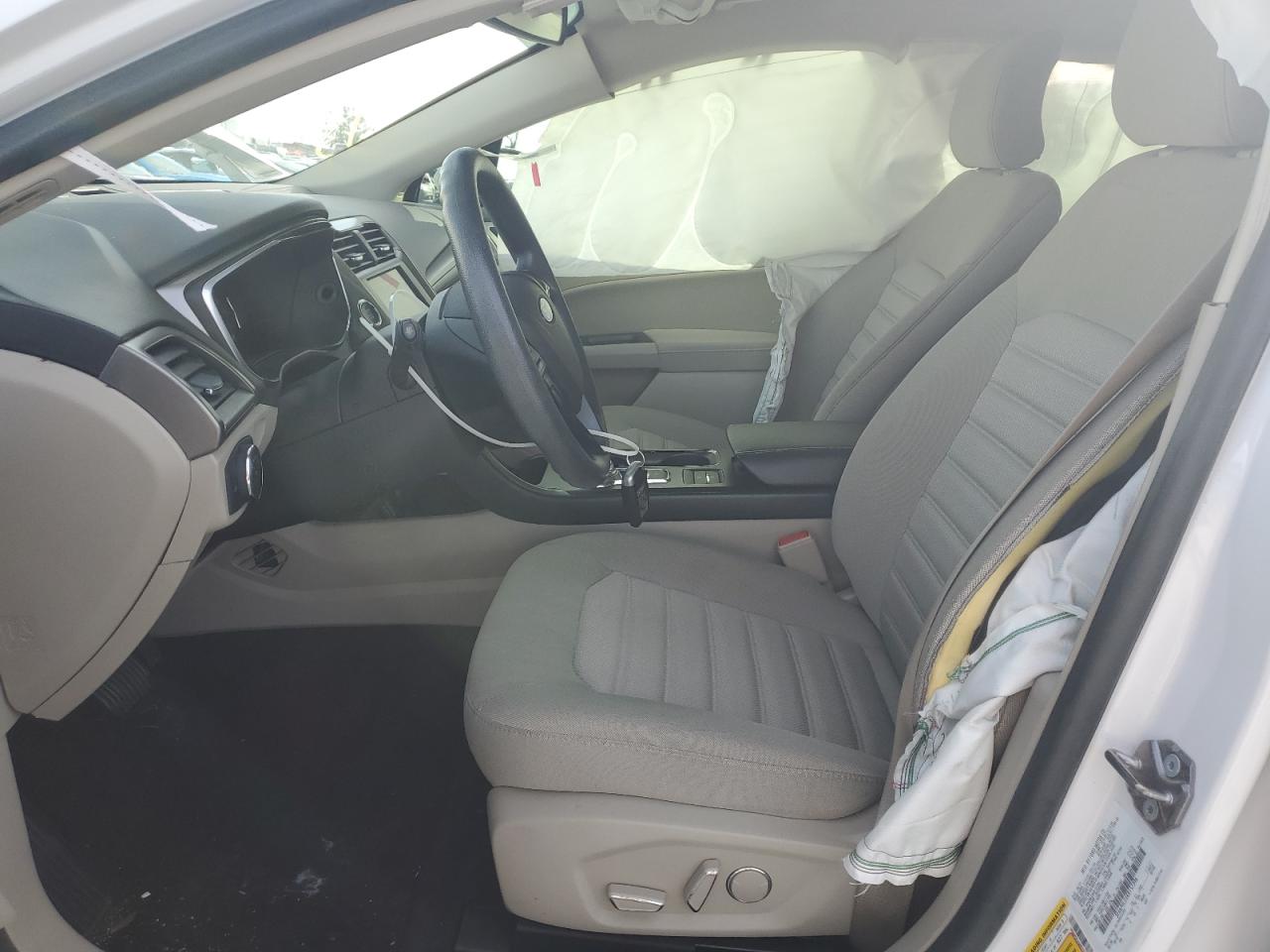 2019 Ford Fusion Se VIN: 3FA6P0LU4KR157396 Lot: 90071565