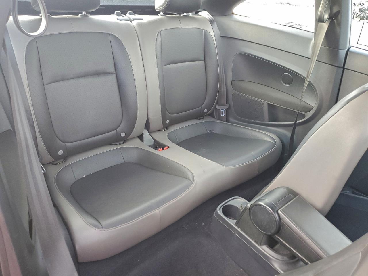 2015 Volkswagen Beetle 1.8T VIN: 3VWF17AT0FM631293 Lot: 94382215