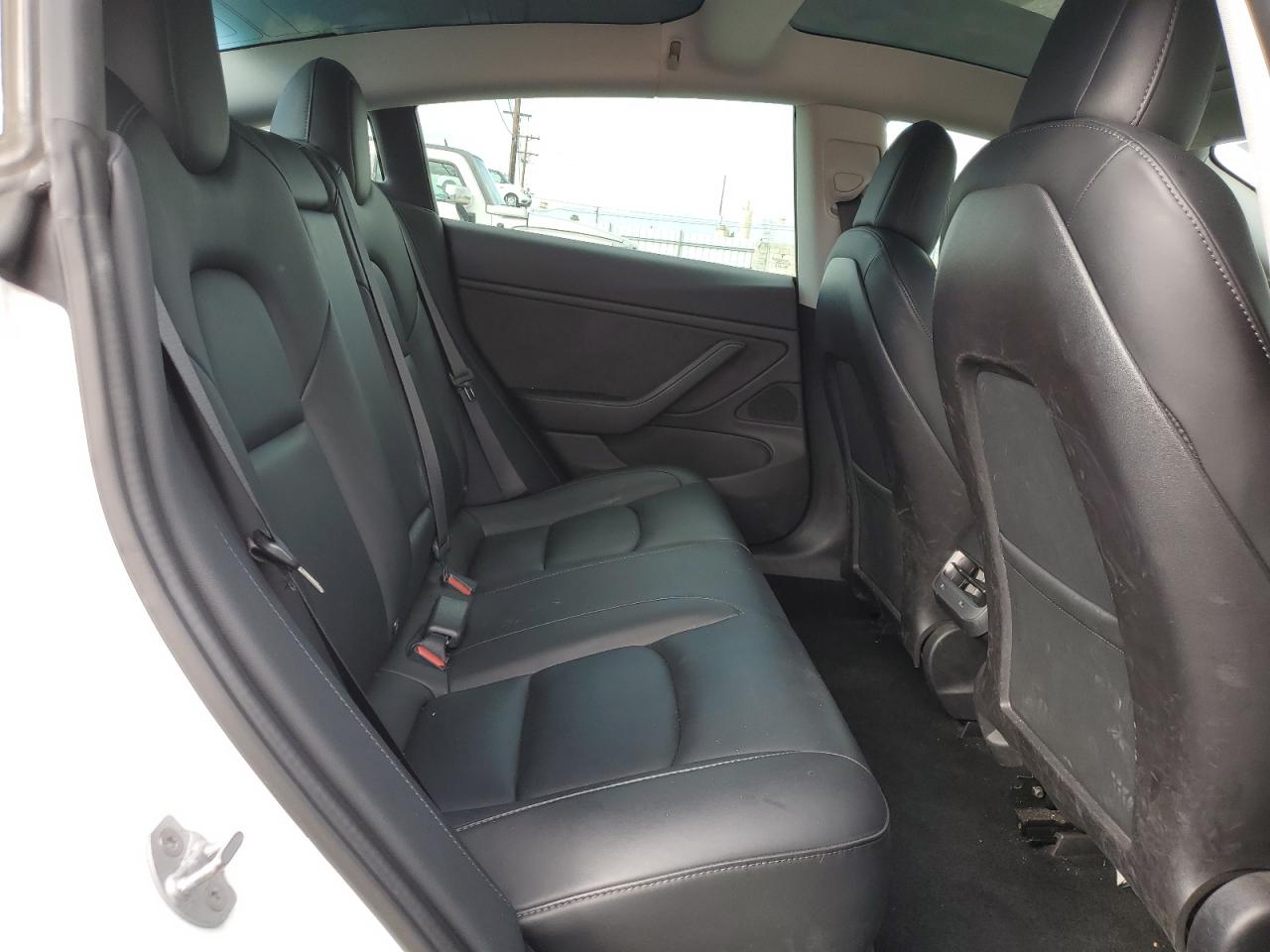 2019 Tesla Model 3 VIN: 5YJ3E1EA5KF472611 Lot: 93254725