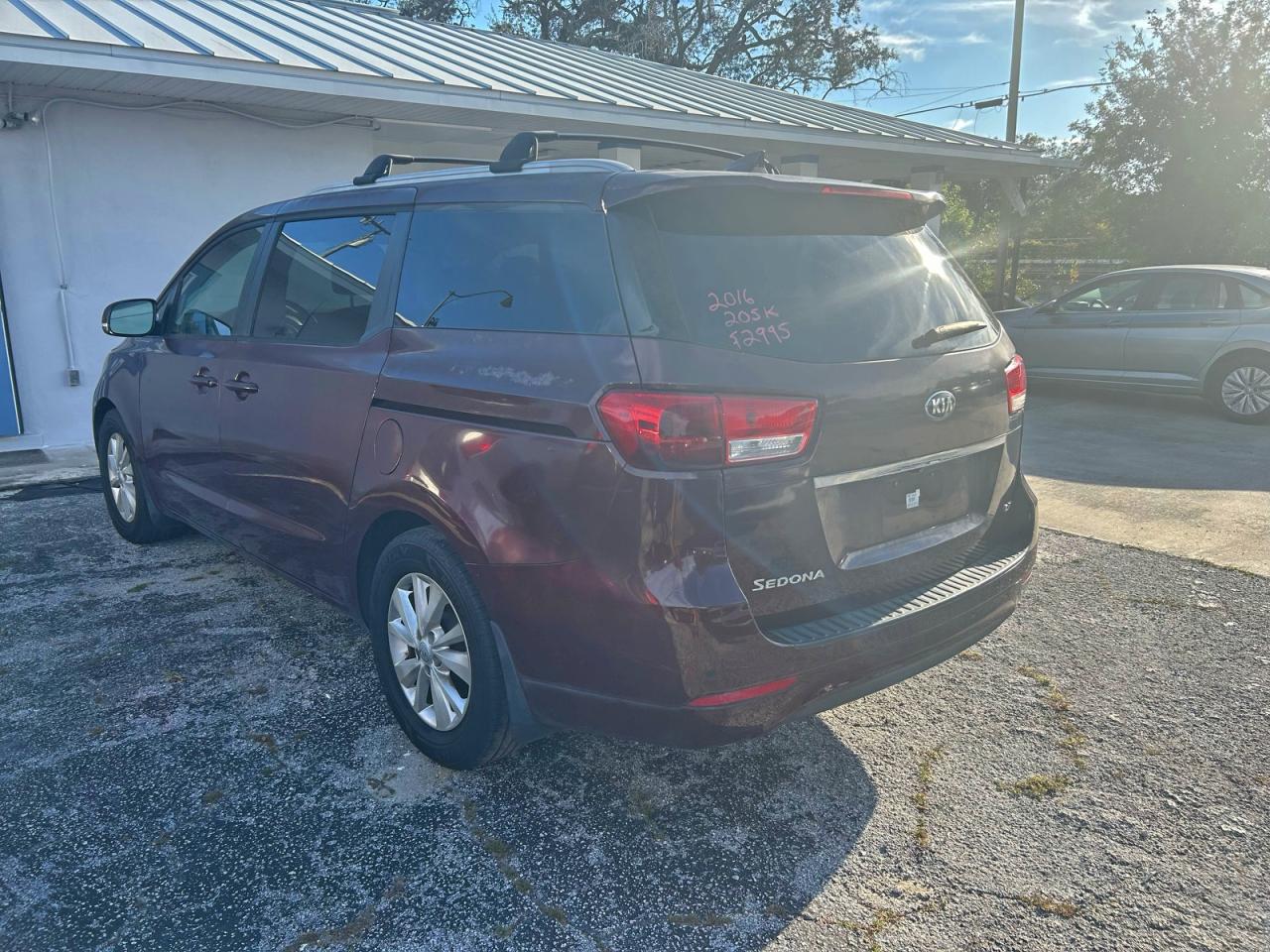 Фото: KNDMB5C17G6210146