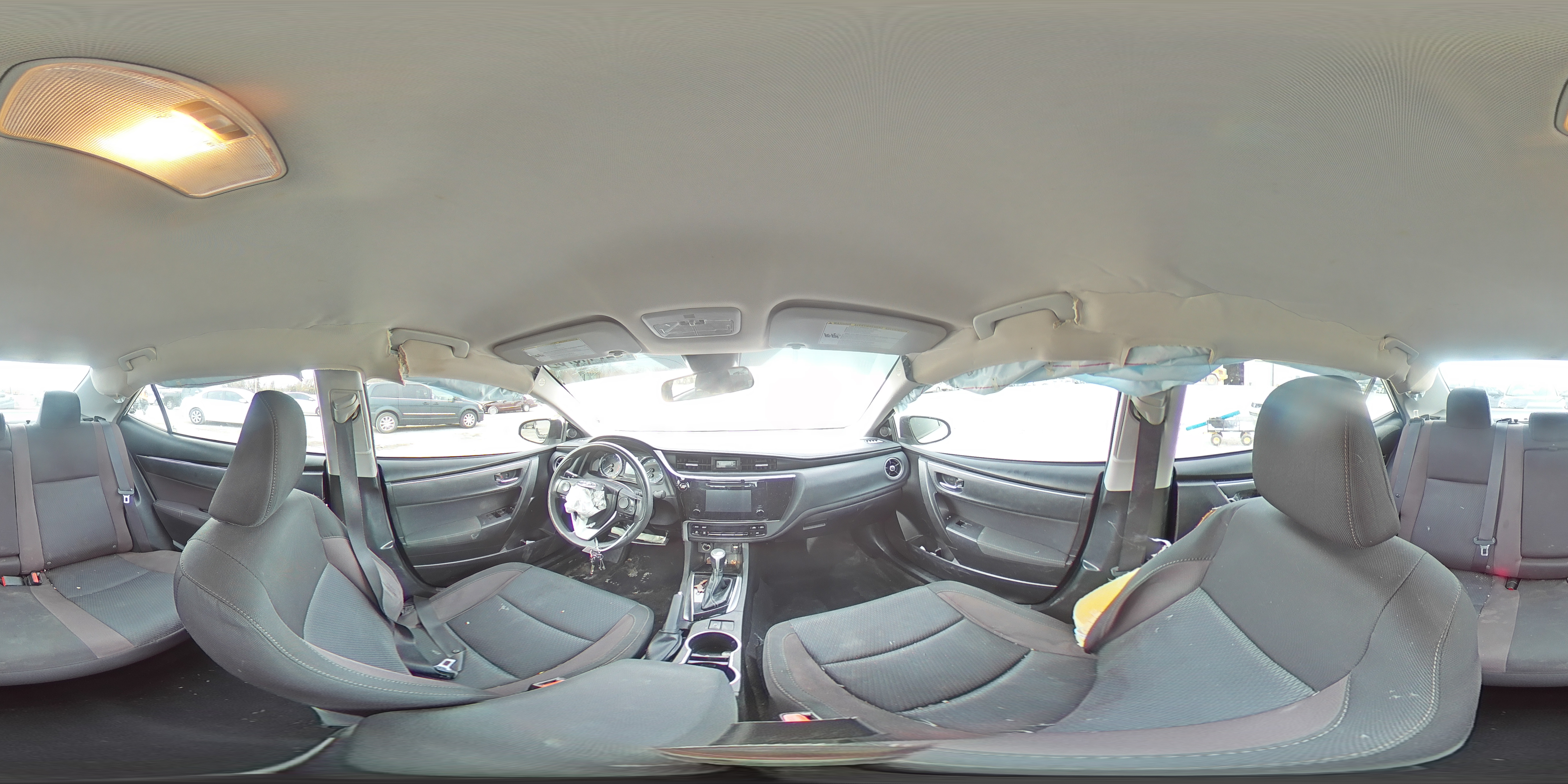 2018 Toyota Corolla L VIN: 5YFBURHE3JP786773 Lot: 92744875