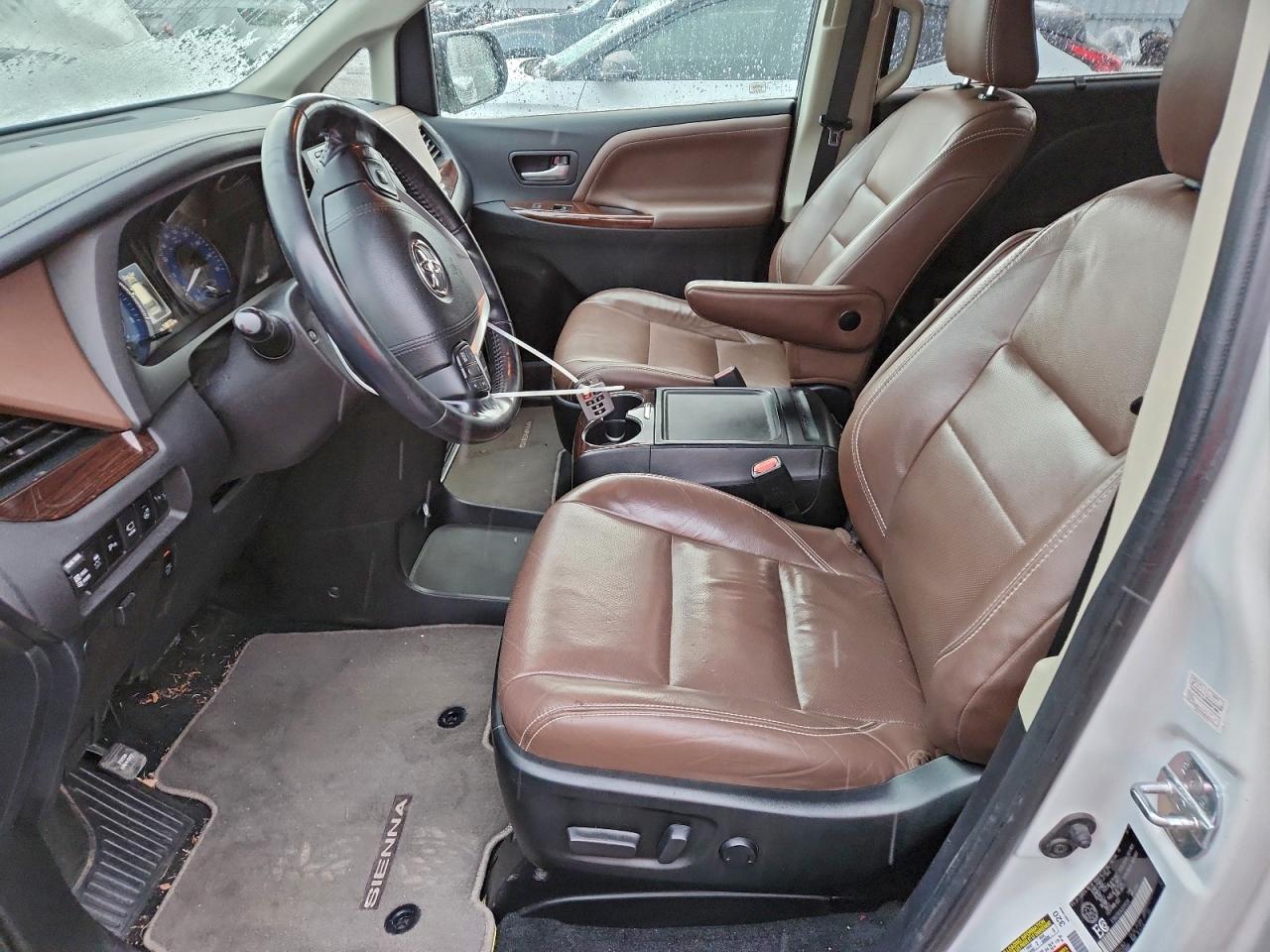 2018 Toyota Sienna Xle VIN: 5TDDZ3DC8JS205335 Lot: 94092945