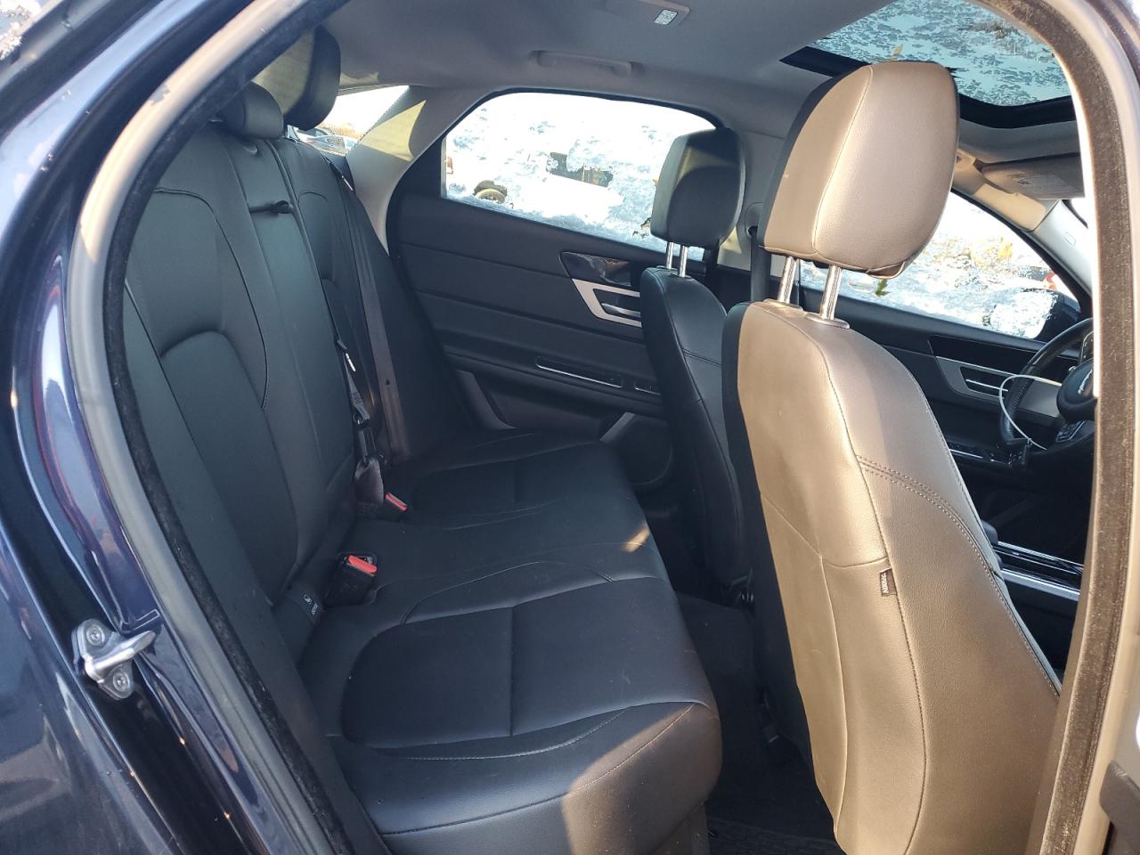 2017 Jaguar Xf Premium VIN: SAJBJ4BV4HCY31048 Lot: 92353535