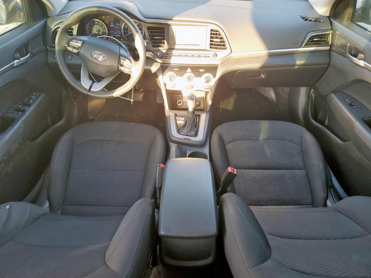 2019 Hyundai Elantra Se VIN: 5NPD74LF8KH426710 Lot: 92304265