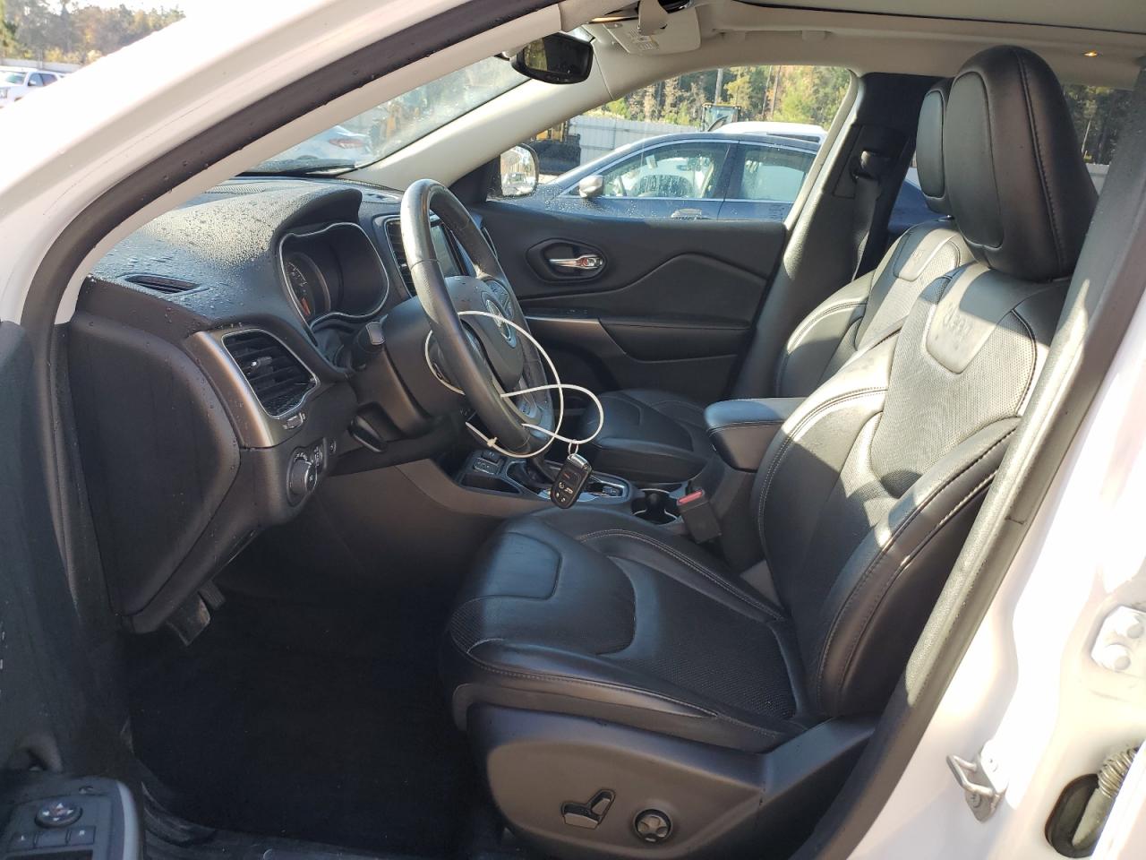 2019 Jeep Cherokee Limited VIN: 1C4PJLDX8KD143214 Lot: 92160155