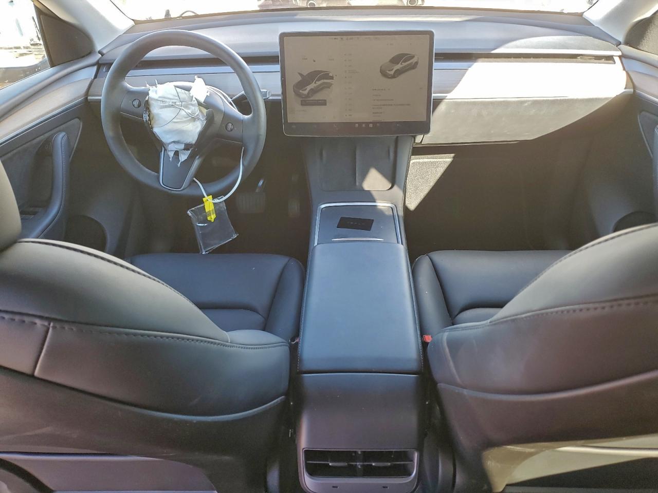 2024 Tesla Model Y VIN: 7SAYGDED1RF055396 Lot: 94600445