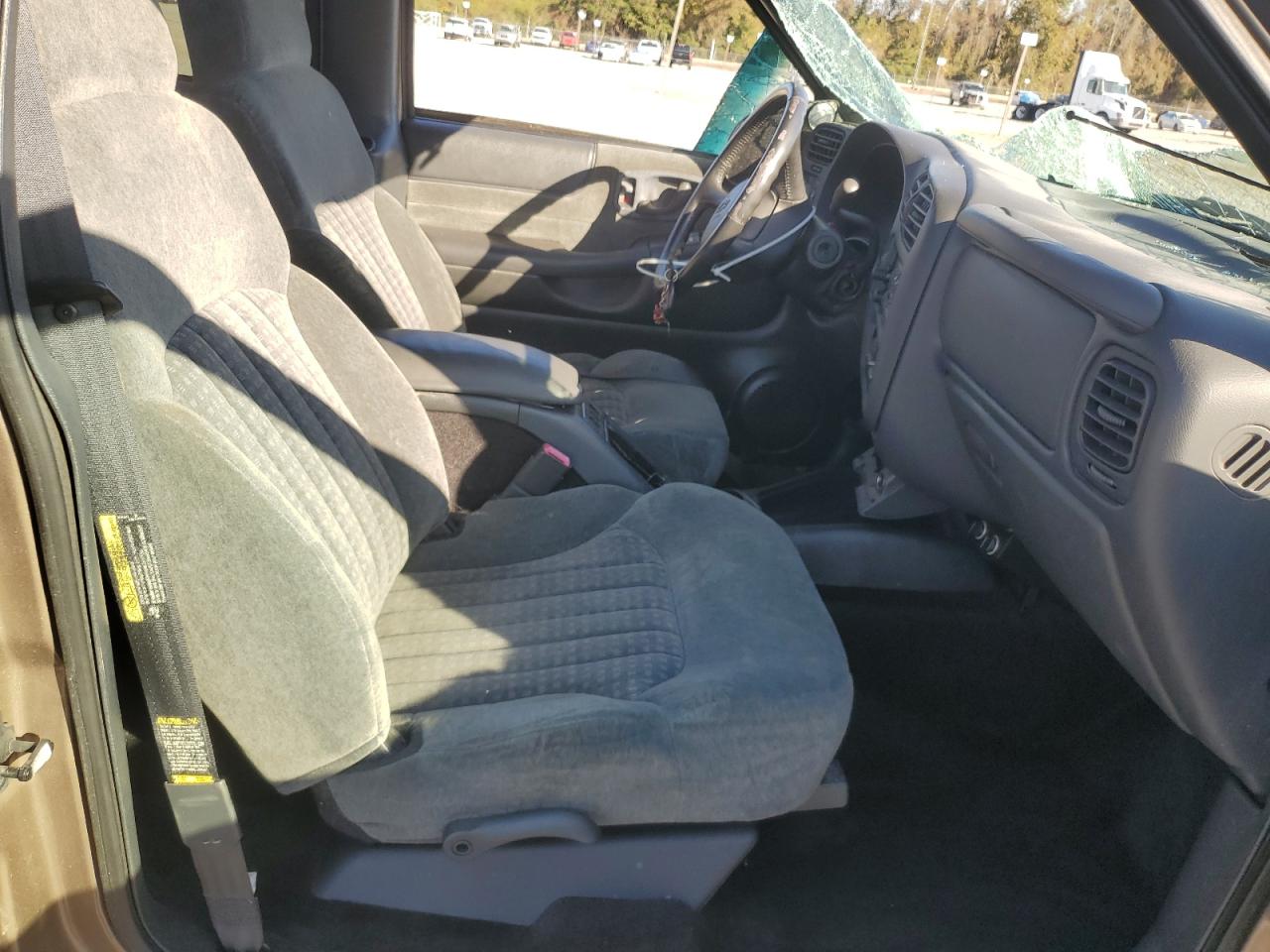 2002 Chevrolet Blazer VIN: 1GNCS13W72K162025 Lot: 93094355