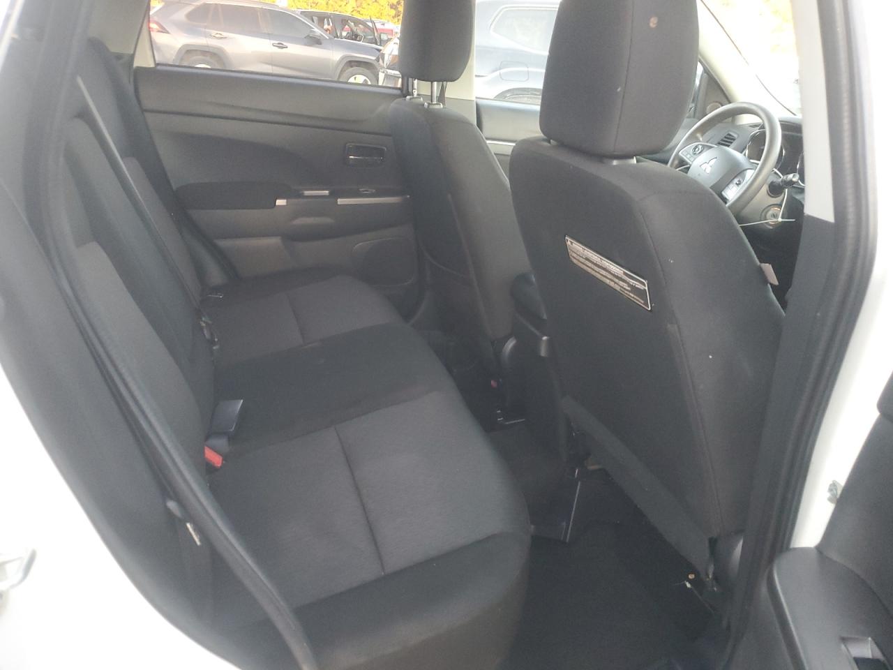 2018 Mitsubishi Outlander Sport Es VIN: JA4AR3AUXJZ011690 Lot: 92370845