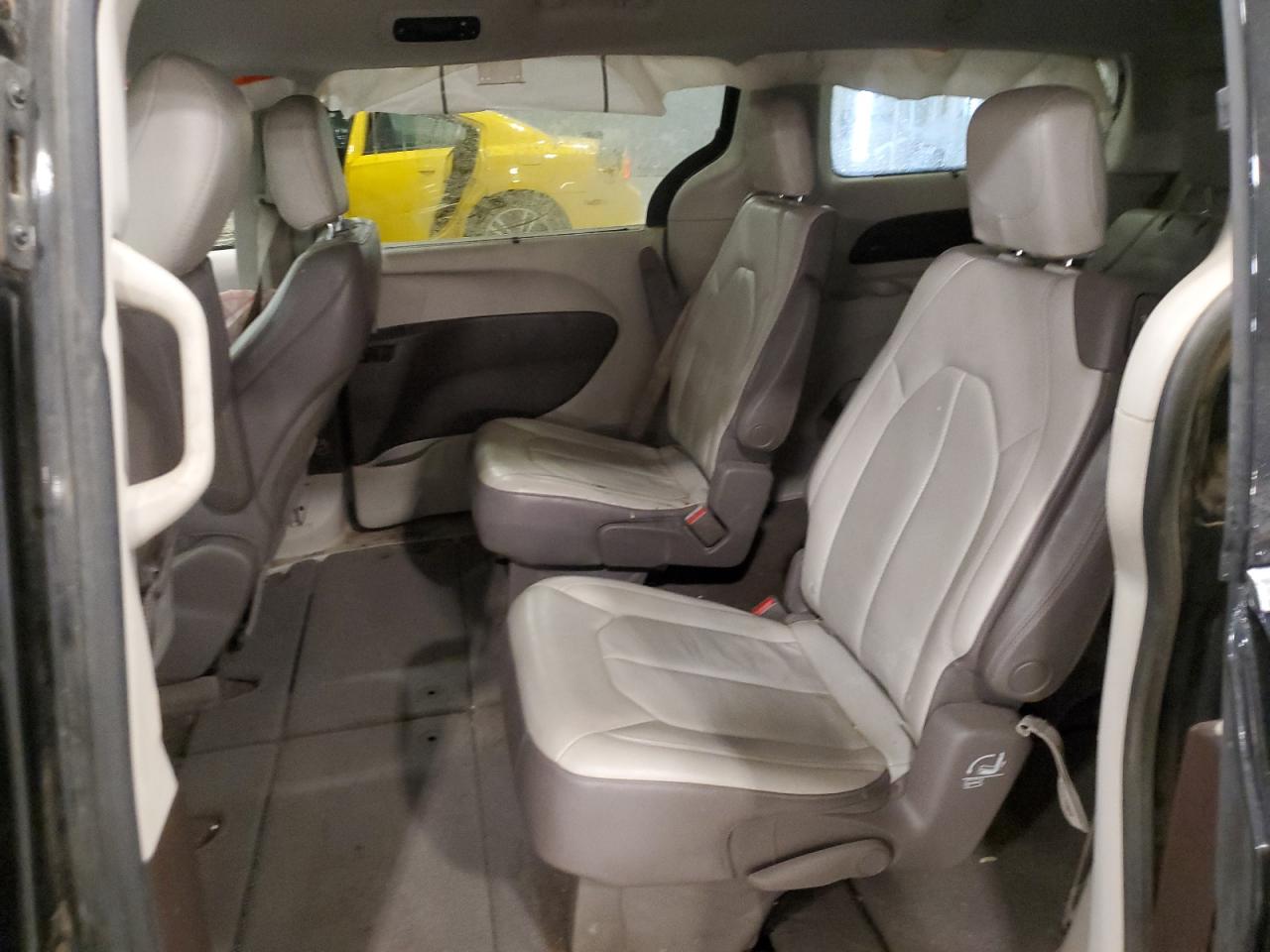 2018 Chrysler Pacifica Touring L VIN: 2C4RC1BG1JR263099 Lot: 92101195