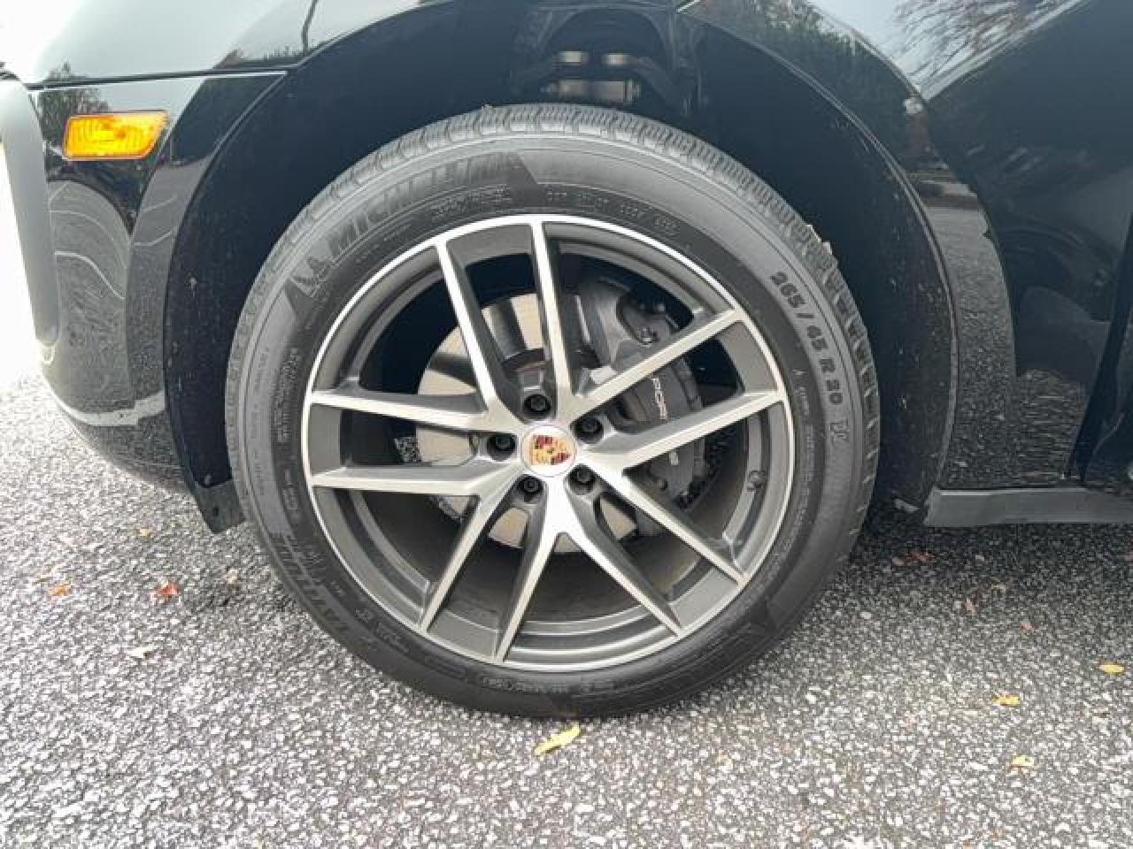 2024 Porsche Macan Base VIN: WP1AA2A52RLB02370 Lot: 92169495