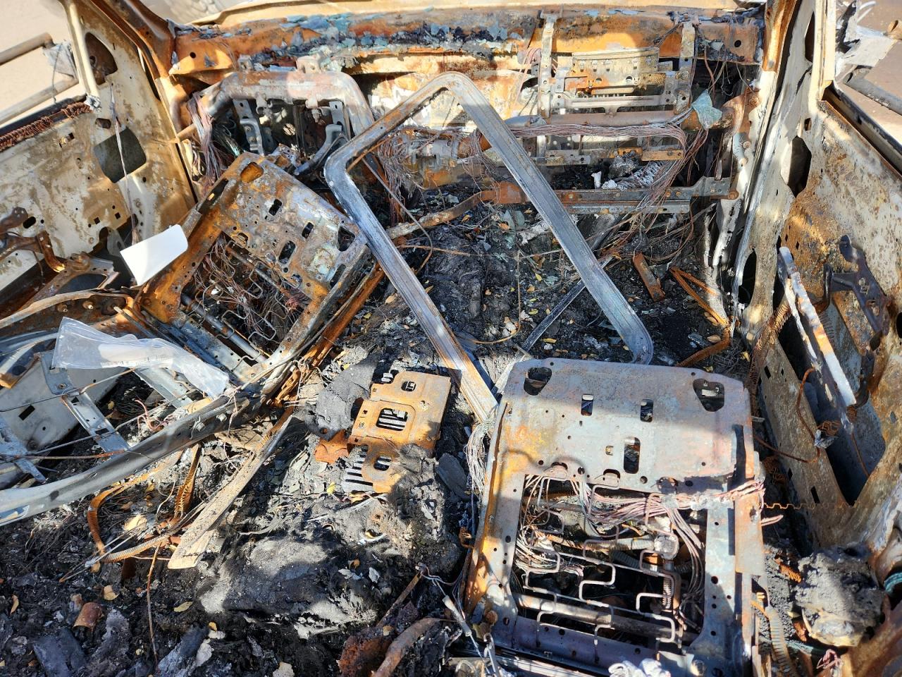 2011 GMC Sierra K2500 Denali VIN: 1GT125C88BF125910 Lot: 90816355