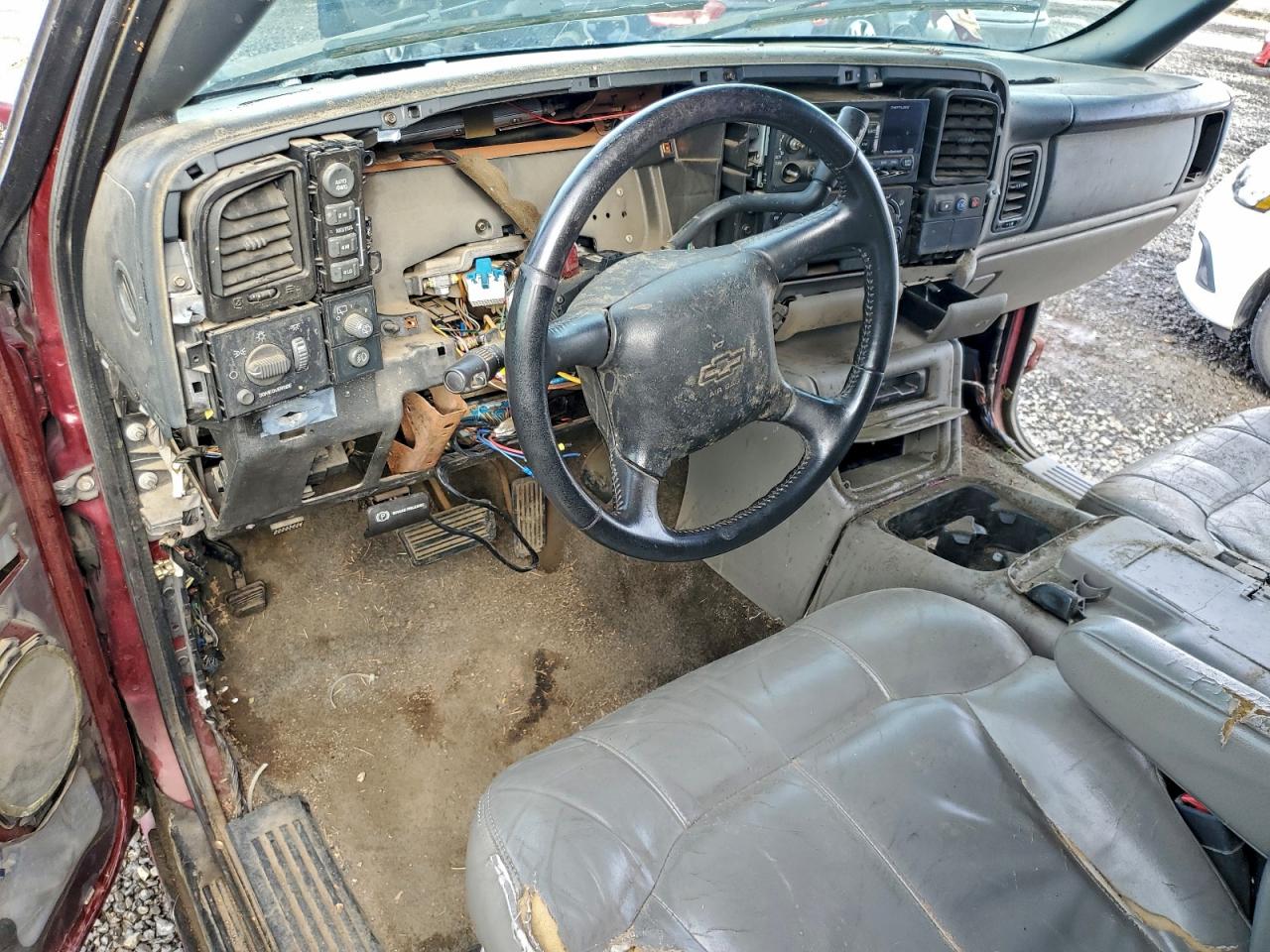 2002 Chevrolet Suburban K1500 VIN: 1GNFK16Z82J314693 Lot: 93381705