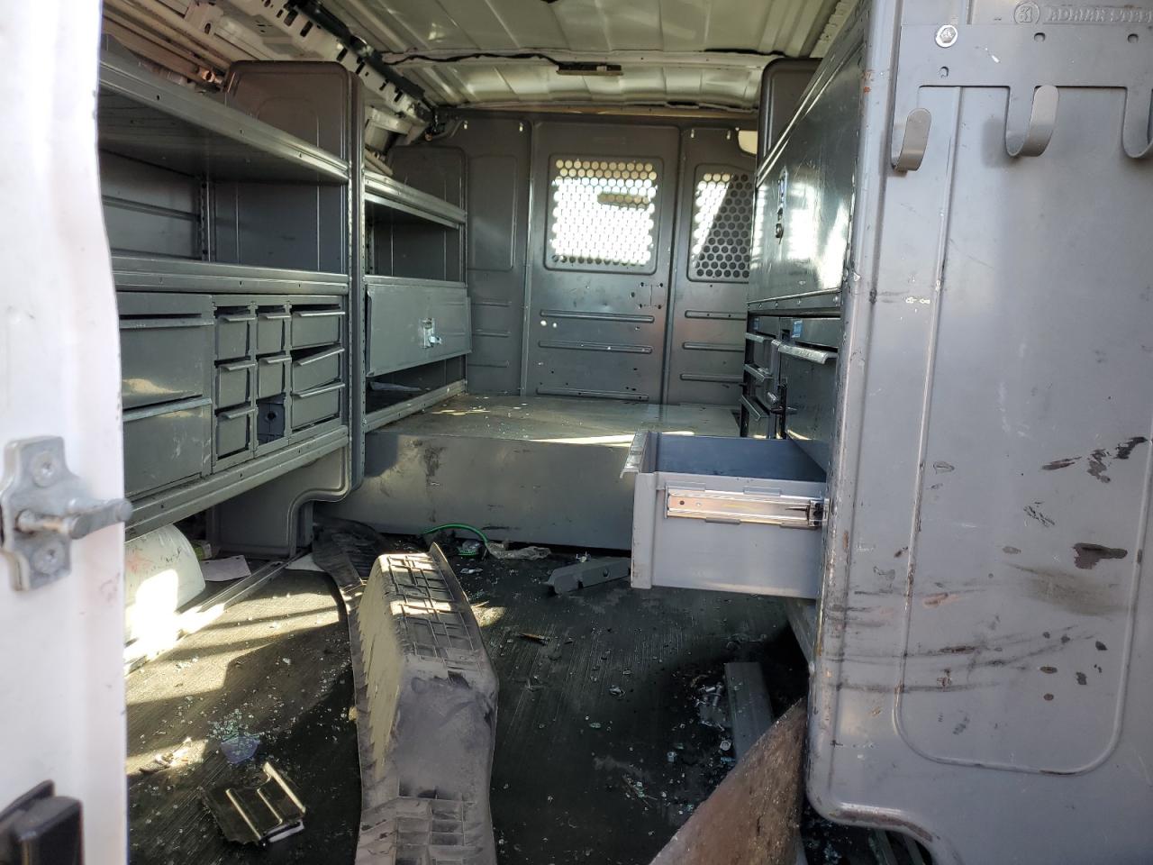 2019 Chevrolet Express G2500 VIN: 1GCWGAFP1K1366823 Lot: 90998895