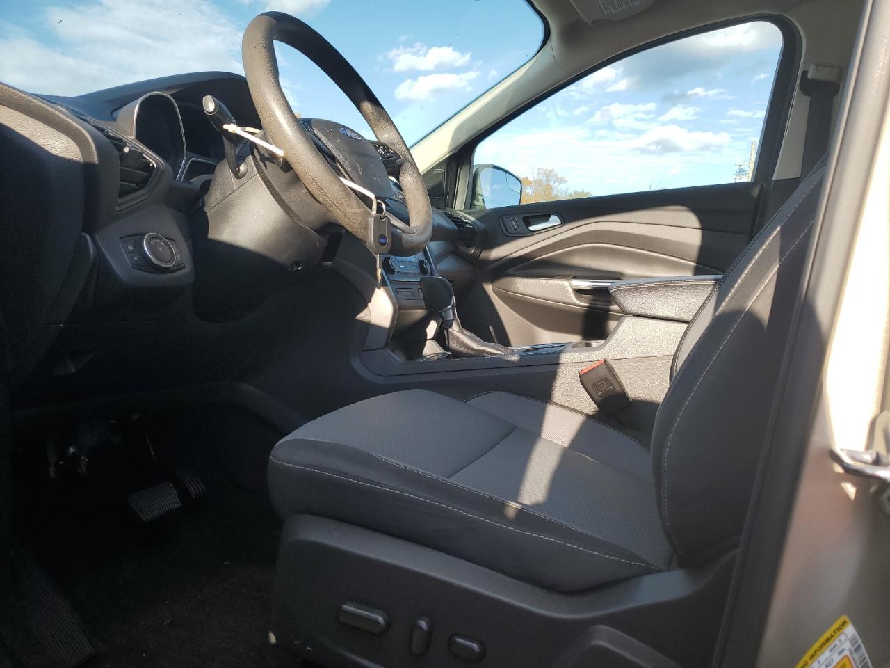 2017 Ford Escape Se VIN: 1FMCU9GDXHUE12232 Lot: 90255875