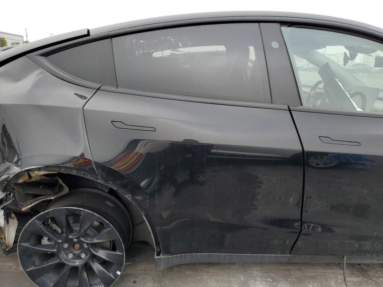 2024 Tesla Model Y VIN: 7SAYGDEEXRF014516 Lot: 90508045