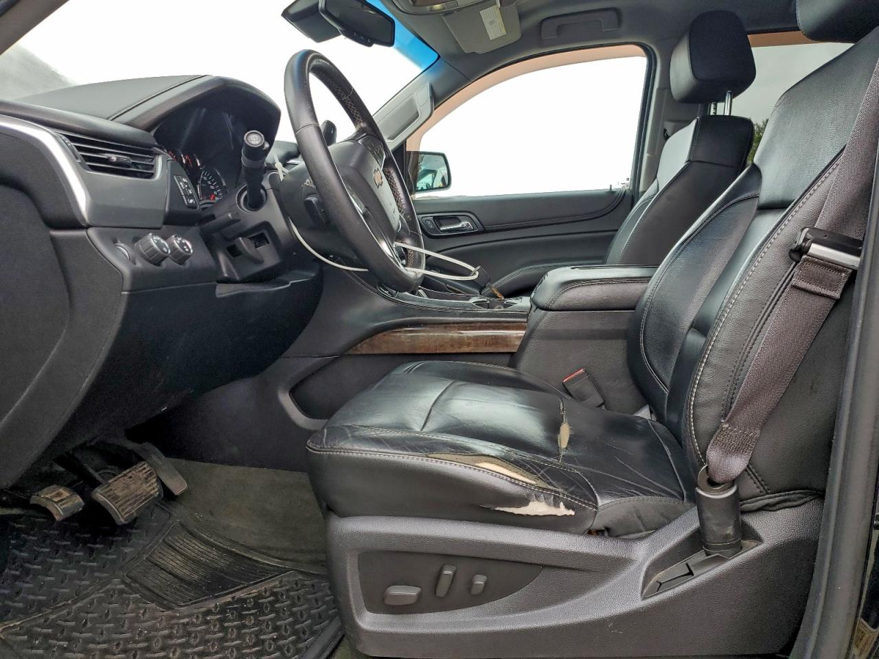 2015 Chevrolet Suburban K1500 Lt VIN: 1GNSKJKC1FR201093 Lot: 94524365