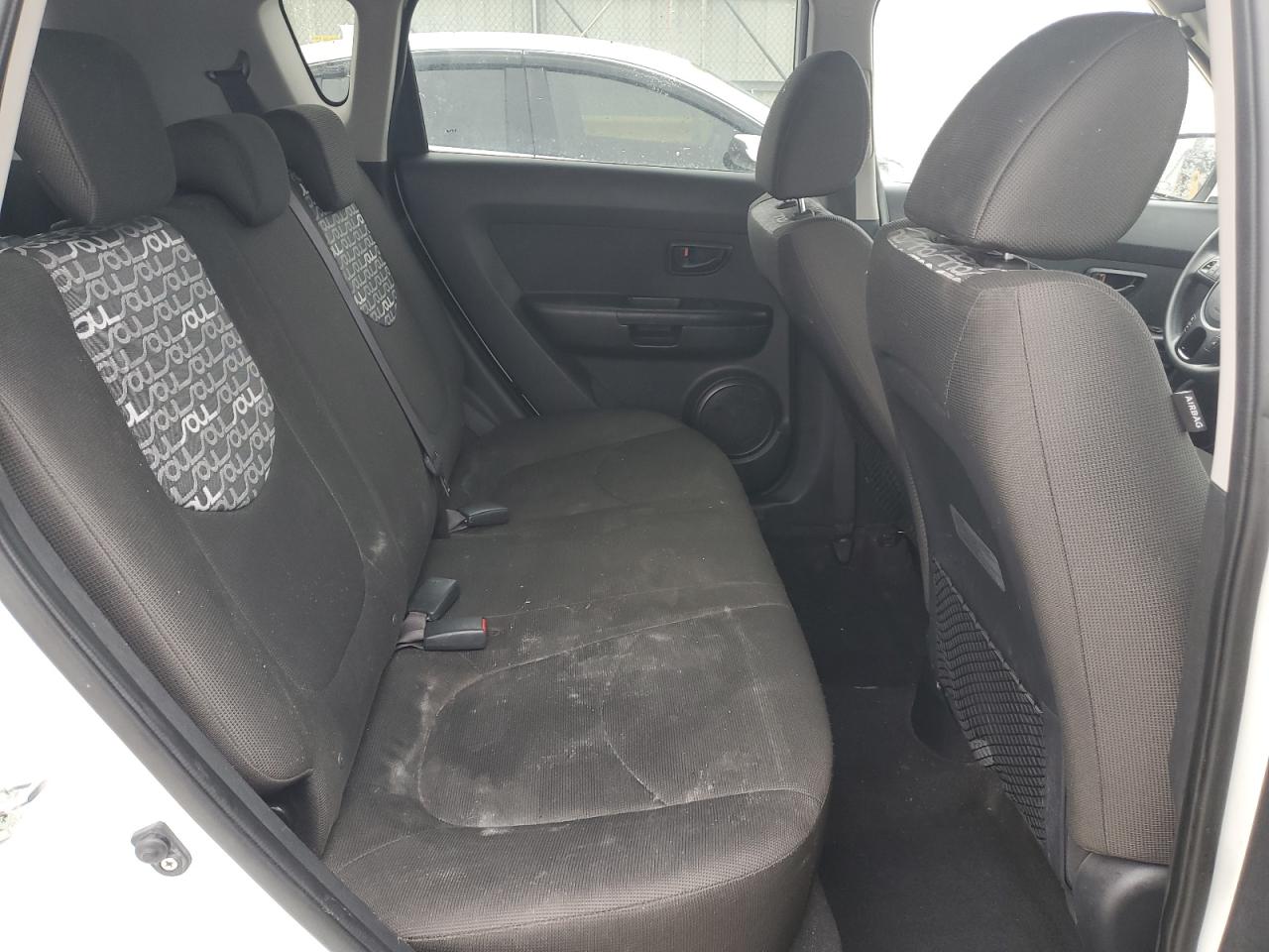 2010 Kia Soul + VIN: KNDJT2A22A7043318 Lot: 92922395