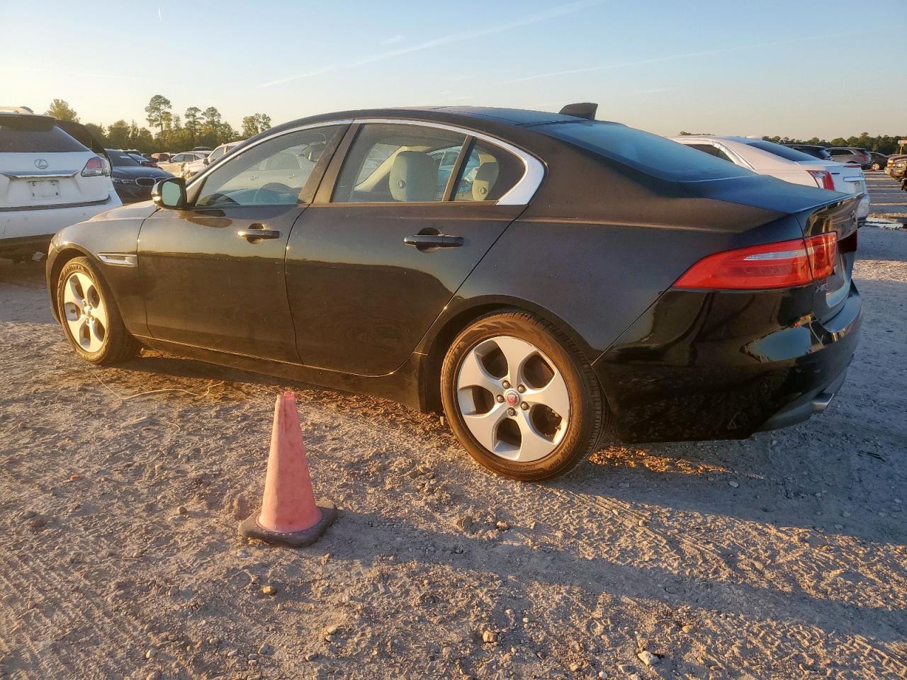 2017 Jaguar Xe black  gas SAJAR4BG7HA976148 photo #3