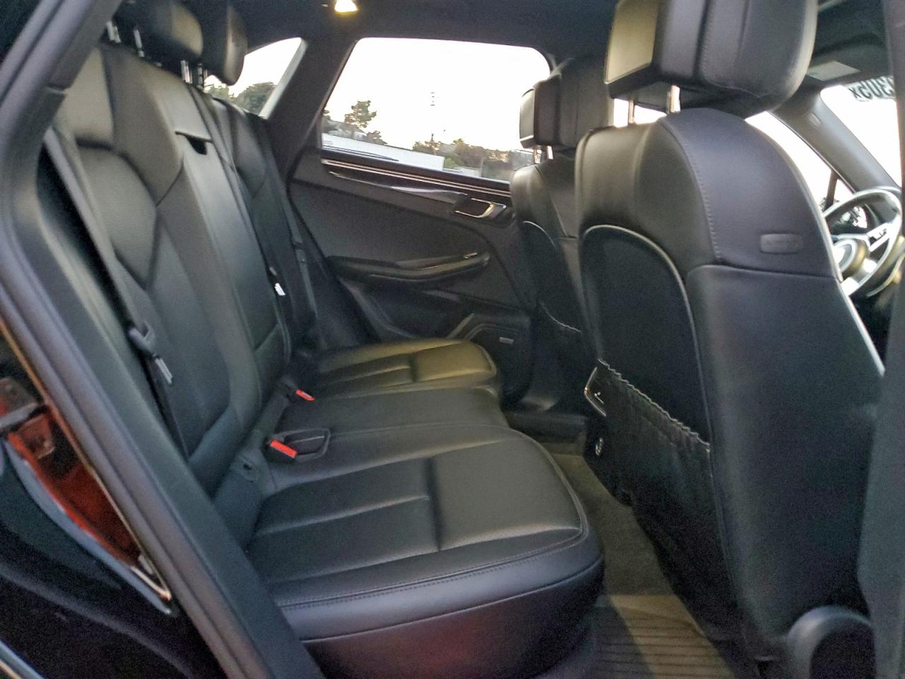 2017 Porsche Macan Gts VIN: WP1AG2A55HLB55268 Lot: 93999305