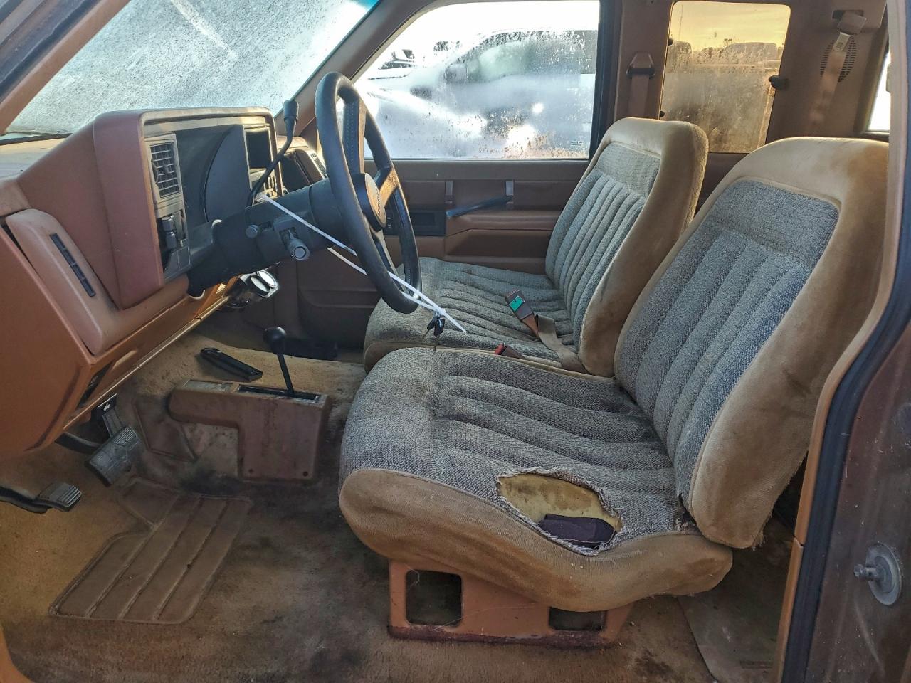 1989 Chevrolet Gmt-400 K1500 VIN: 2GCEK19K9K1183366 Lot: 93939135