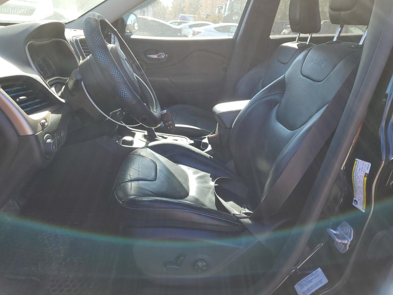 2015 Jeep Cherokee Latitude VIN: 1C4PJMCS4FW583520 Lot: 92861095