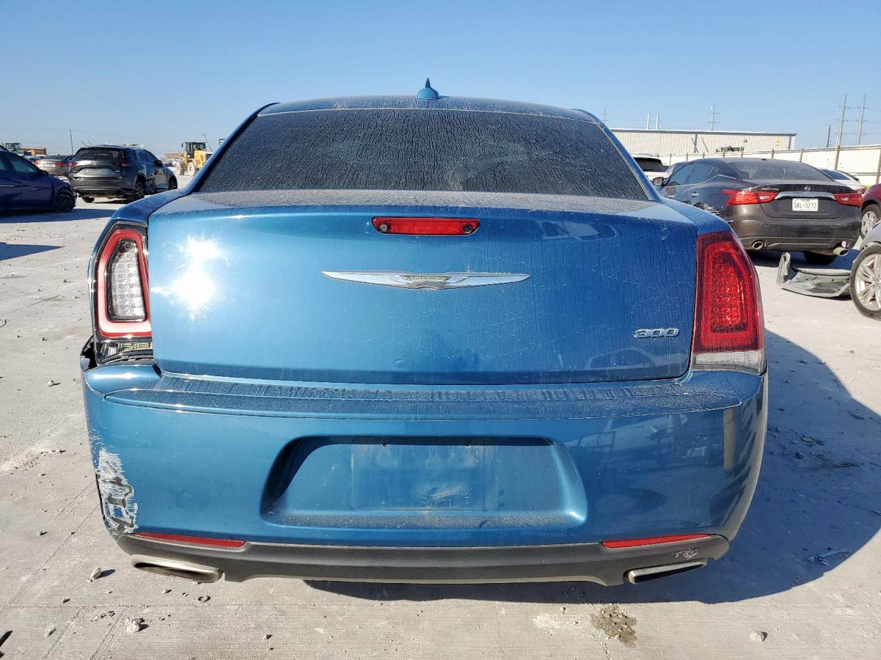 2020 Chrysler 300 Touring VIN: 2C3CCAAG7LH137592 Lot: 92877355