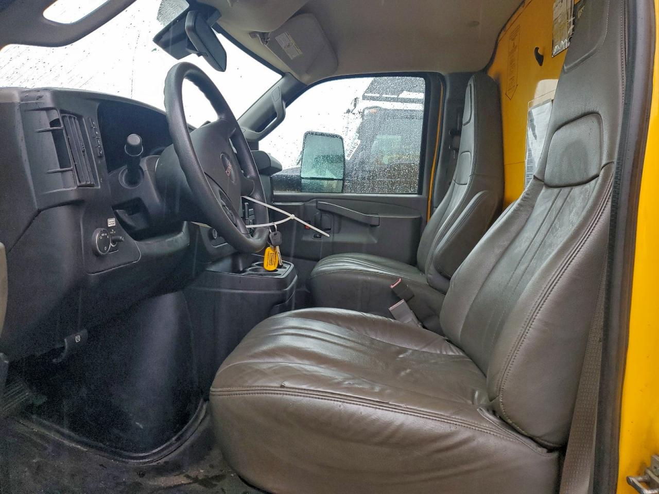 2021 GMC Savana Cut - Box Truck VIN: 7GZ37TC72MN005649 Lot: 94289715