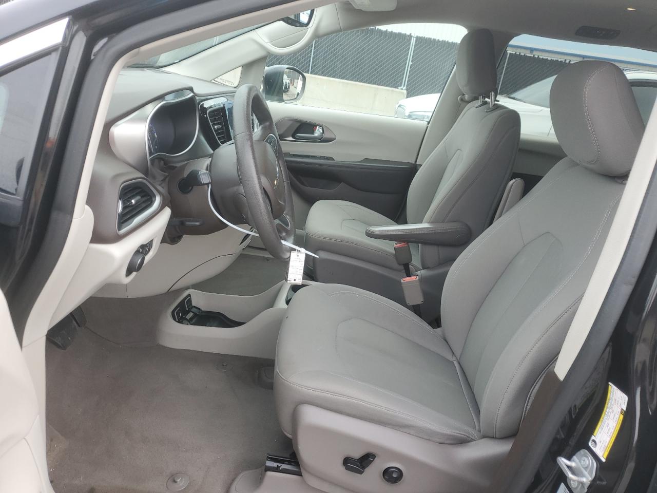 2017 Chrysler Pacifica Touring VIN: 2C4RC1DG3HR676777 Lot: 91246455