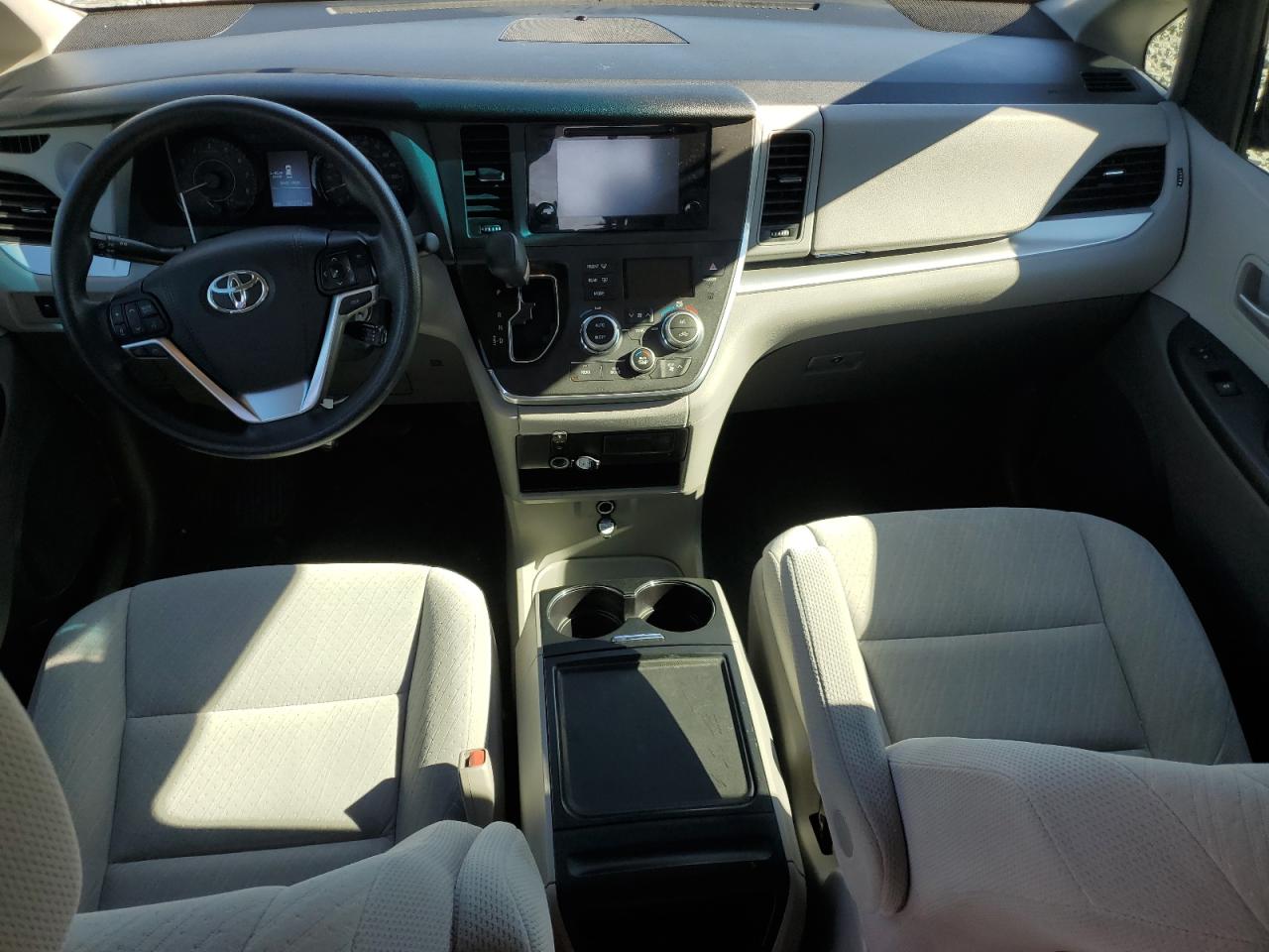 2017 Toyota Sienna Le VIN: 5TDKZ3DC9HS829968 Lot: 91562215