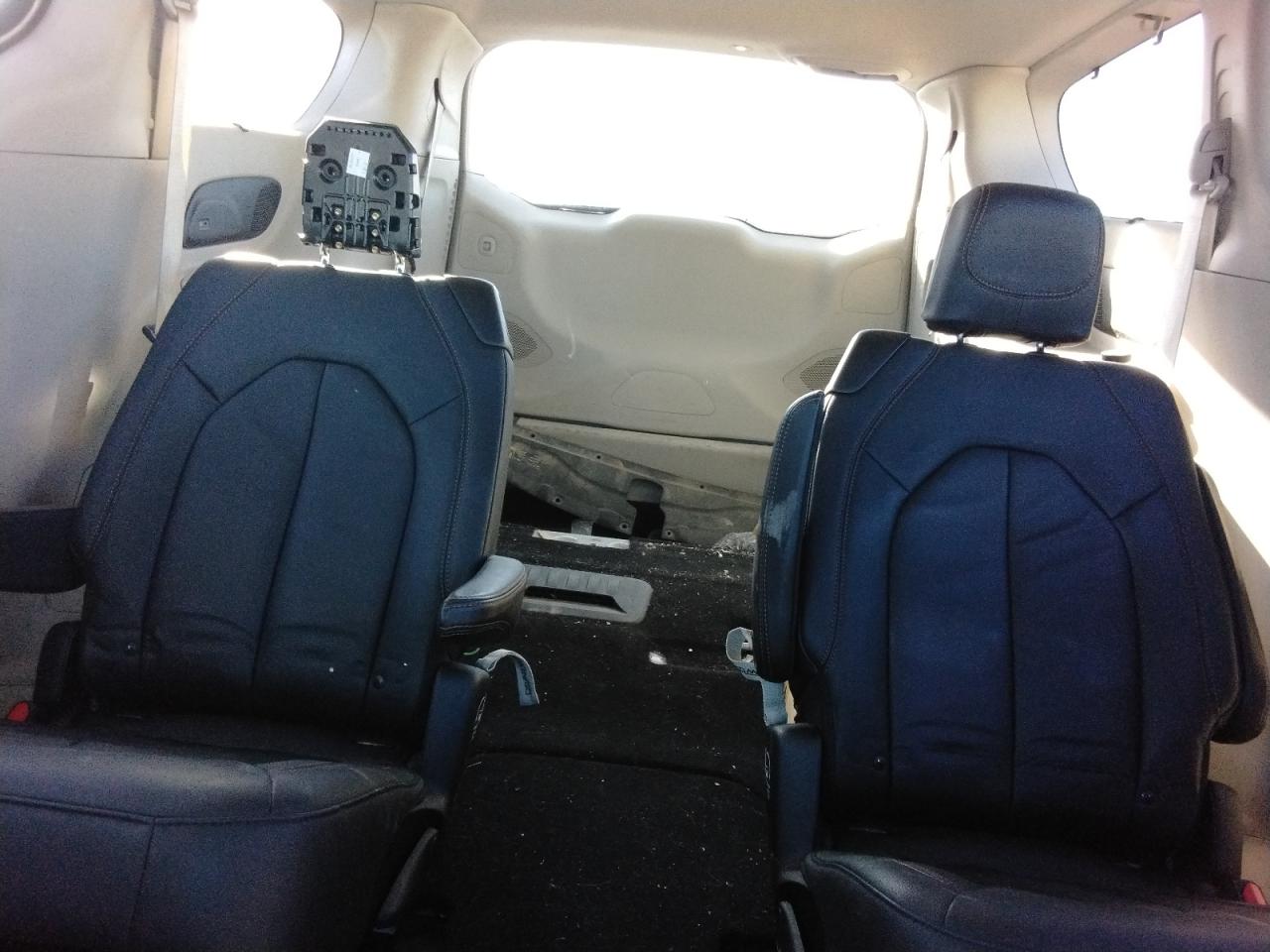 2017 Chrysler Pacifica Touring L VIN: 2C4RC1BG8HR752285 Lot: 92273785