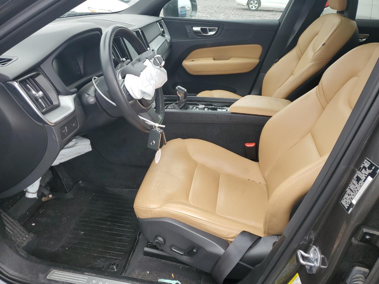 2018 Volvo Xc60 T5 VIN: LYV102RKXJB118209 Lot: 93639075