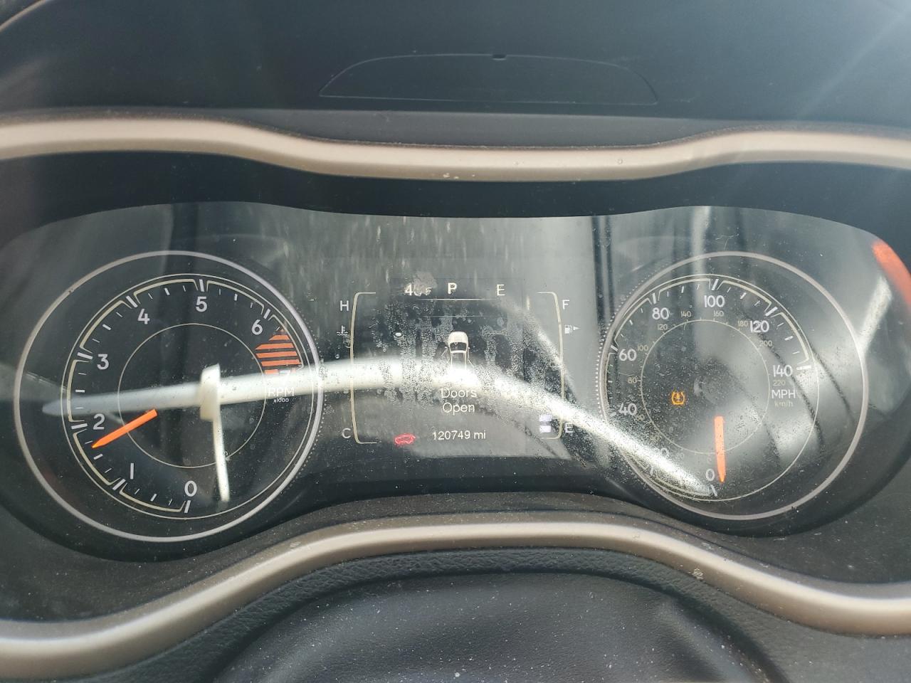 2018 Jeep Cherokee Latitude VIN: 1C4PJLCB0JD573999 Lot: 92042195