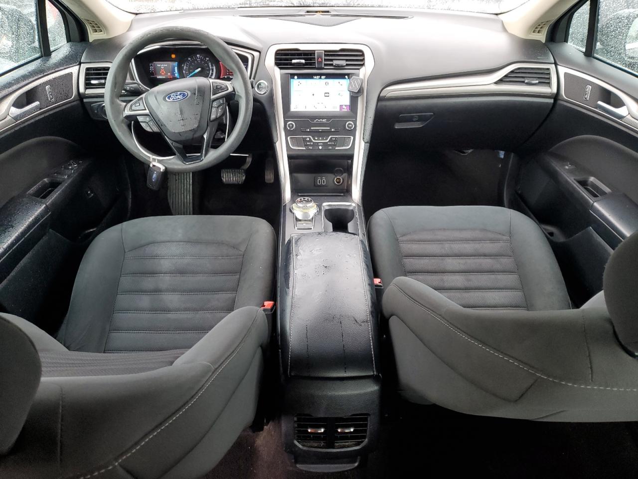 2019 Ford Fusion Se VIN: 3FA6P0LU9KR151805 Lot: 92947125