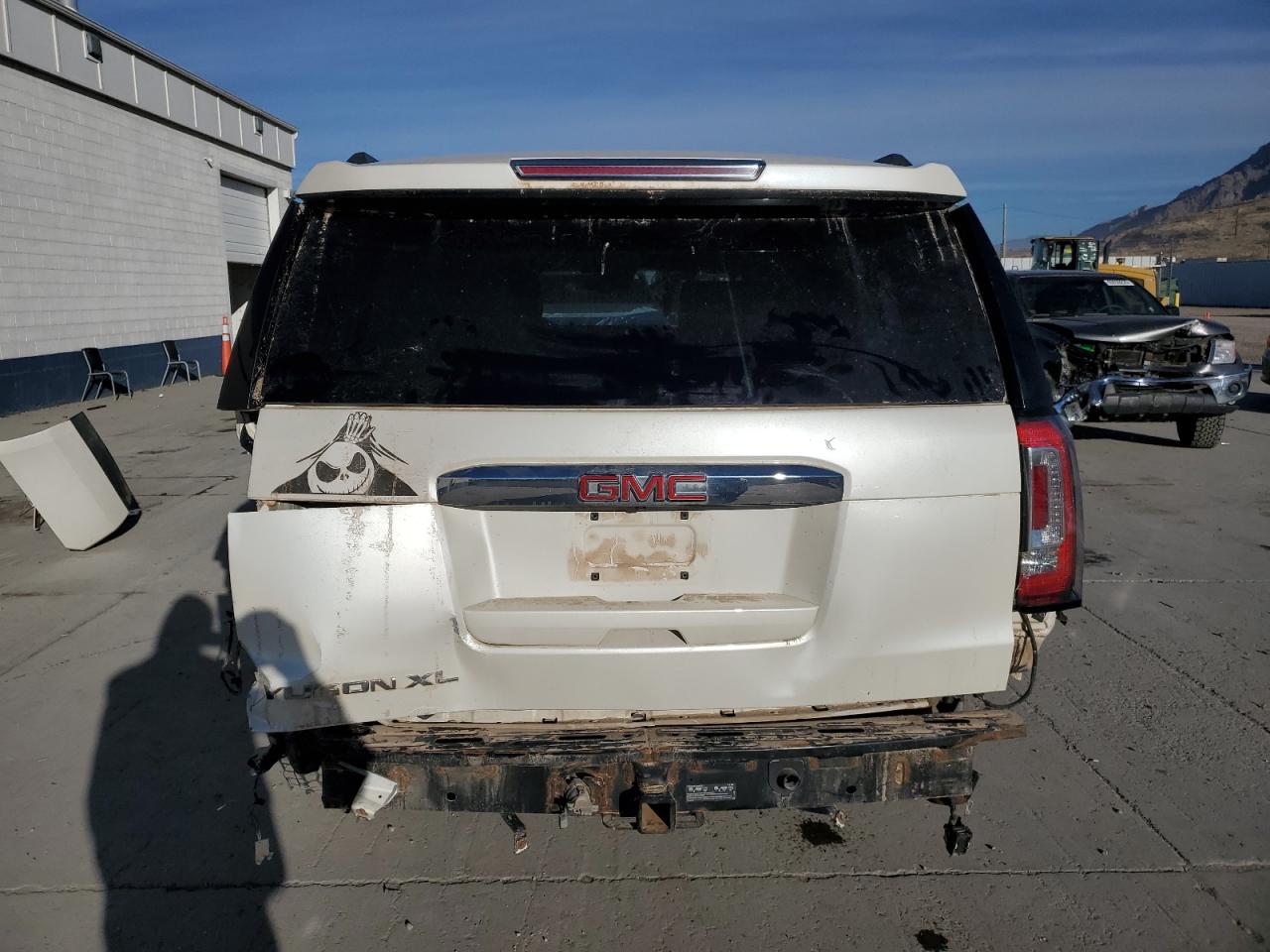 2015 GMC Yukon Xl Denali VIN: 1GKS2JKJ8FR738328 Lot: 91225775