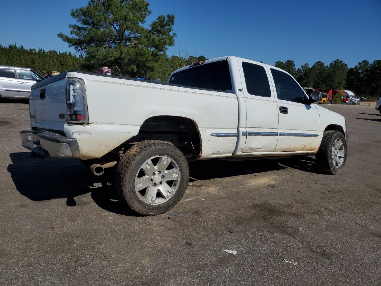 2001 GMC New Sierra C1500 white null gas 1GTEC19V11Z160550 photo #4