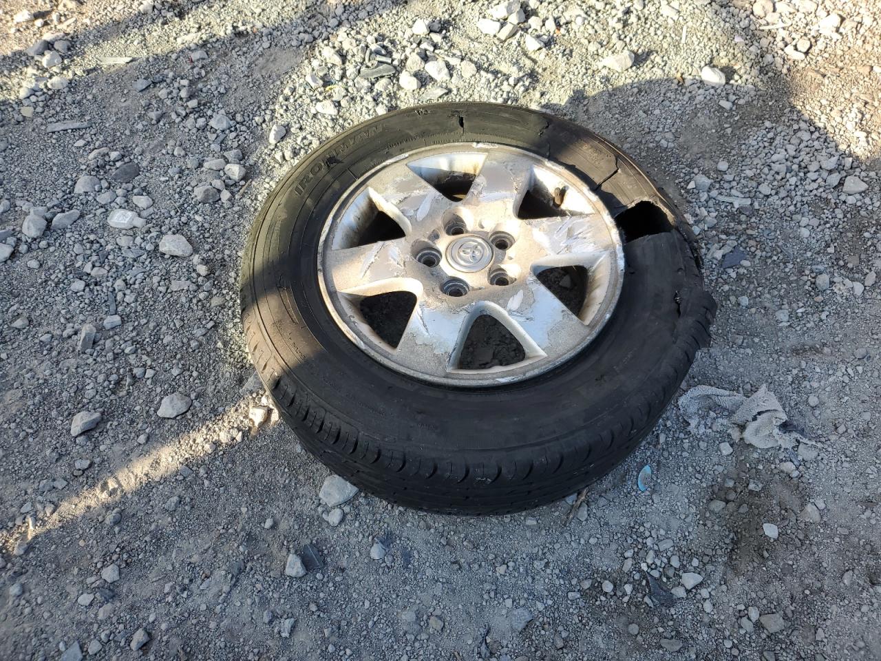 2000 Toyota Avalon Xl VIN: 4T1BF28B9YU016528 Lot: 94338065