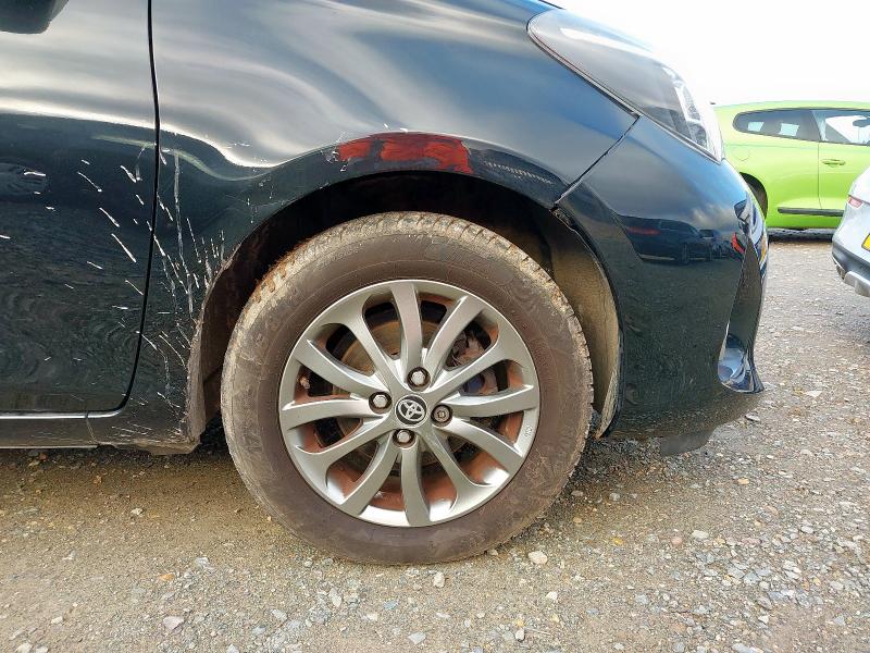 2016 TOYOTA YARIS ICON