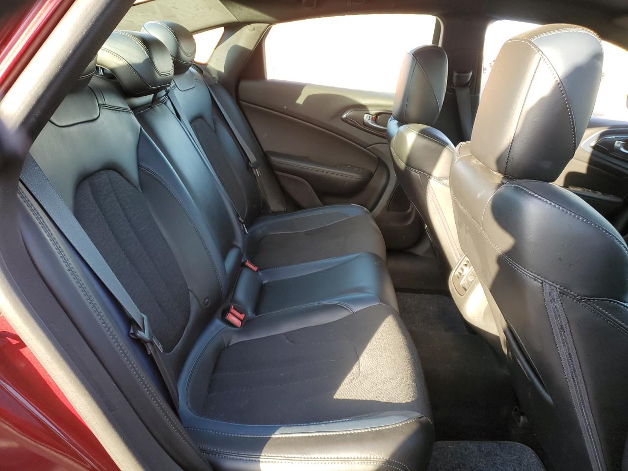 2015 Chrysler 200 S VIN: 1C3CCCBG6FN518940 Lot: 92373265